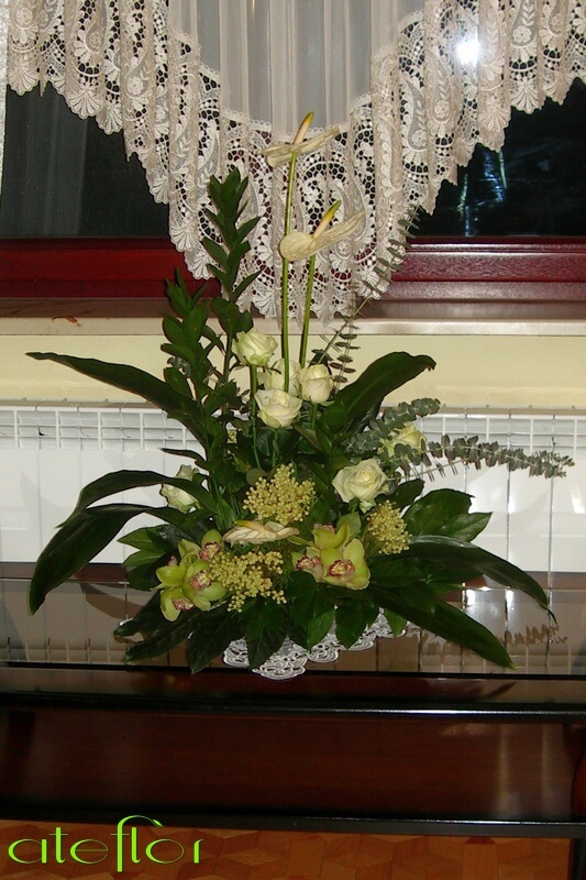 kompozycja_do_stylowego_wnetrza_kraków_anturium_storczyki_brunia-róże_ateflor