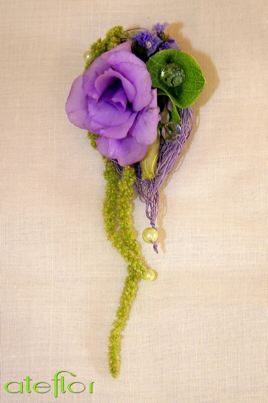 przypinka_kraków_eustoma_szarłat_ateflor